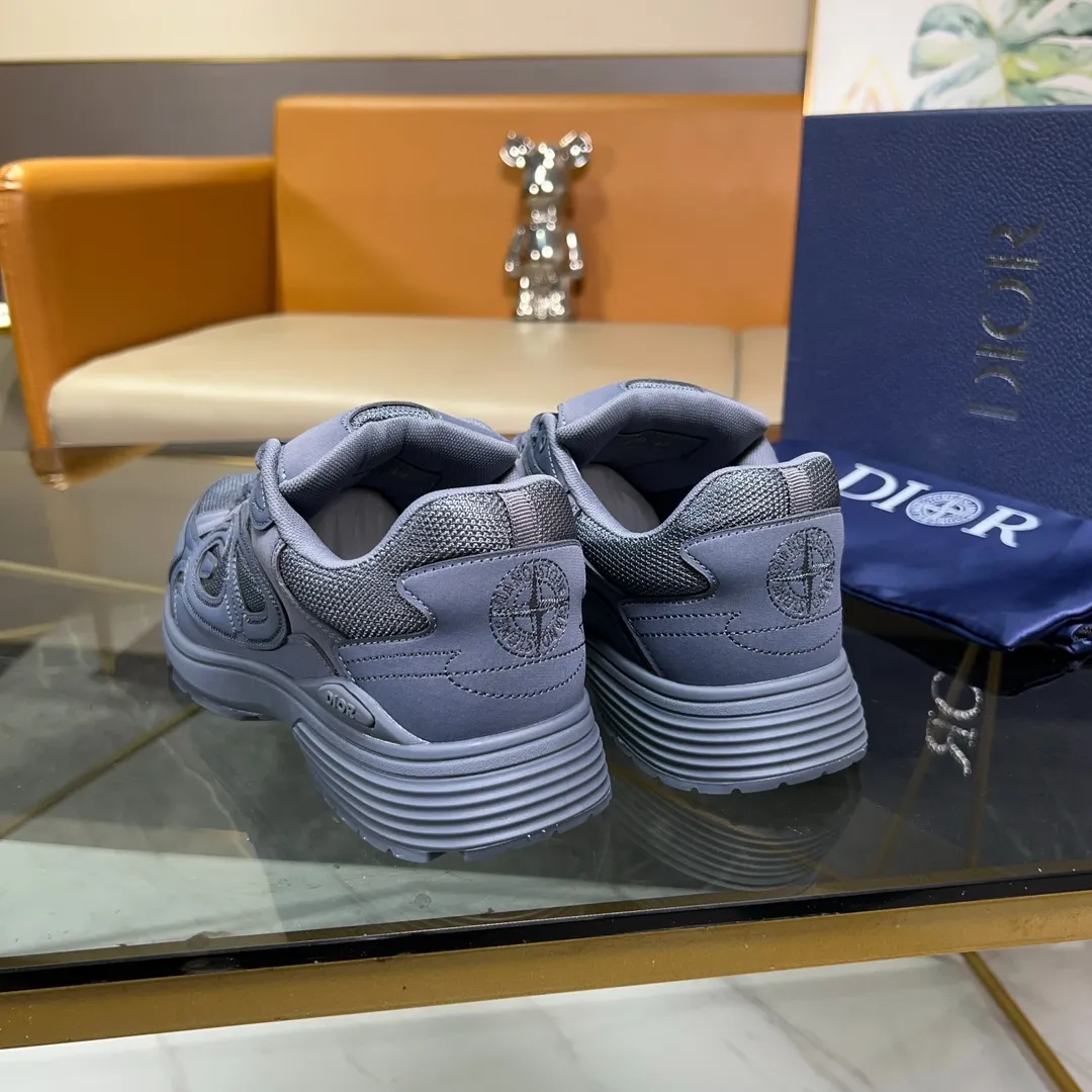 Men's Men's Shoes💰P460💰【DIOR】Dior's new B30 low-top sneakers✅ Carefully crafted from gray mesh fabric and white technical fabric, it features a CD30" graphic logo, and "DIO~B30" and "CD30" logos on the heel and tongue. The extra-light sculpted rubber sole is paired with iconic embellishments to enhance style, and internal stretch details create an ideal and comfortable wearing experience. Can be matched with a variety of casual looks to highlight a fashionable and modern sports style. Size: 38-44 (45 can be customized)